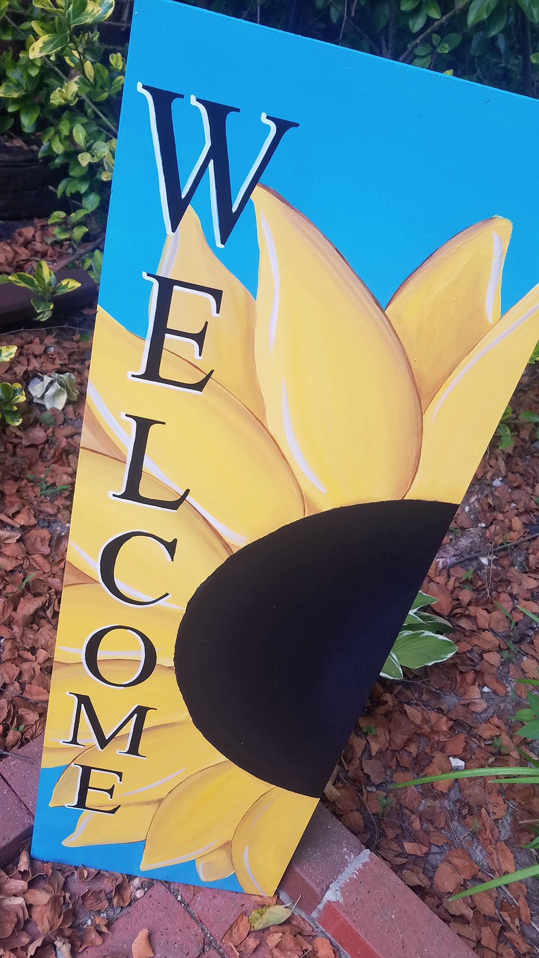 3ft Sunflower Welcome Sign w/ Blue Background
